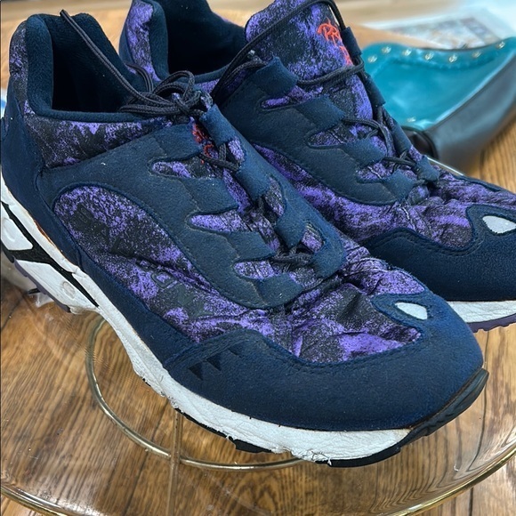 Saucony Purple And Black Athletic Shoes